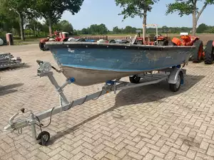 Hd1400l boot van 5,00 m inclusief Knott VG6-SL trailer (650 kg)