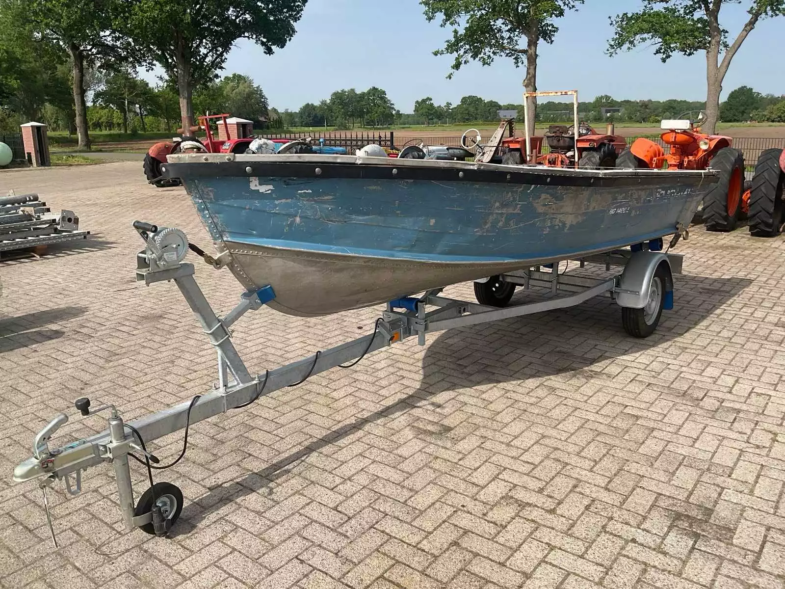 Hd1400l boot van 5,00 m inclusief Knott VG6-SL trailer (650 kg)