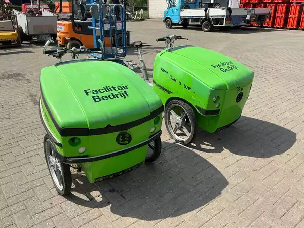 2x elektrische bak-/bezorgfiets, ca. 210x85x110 cm