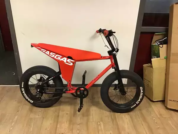 Rode GasGas fatbike met geteste oplader