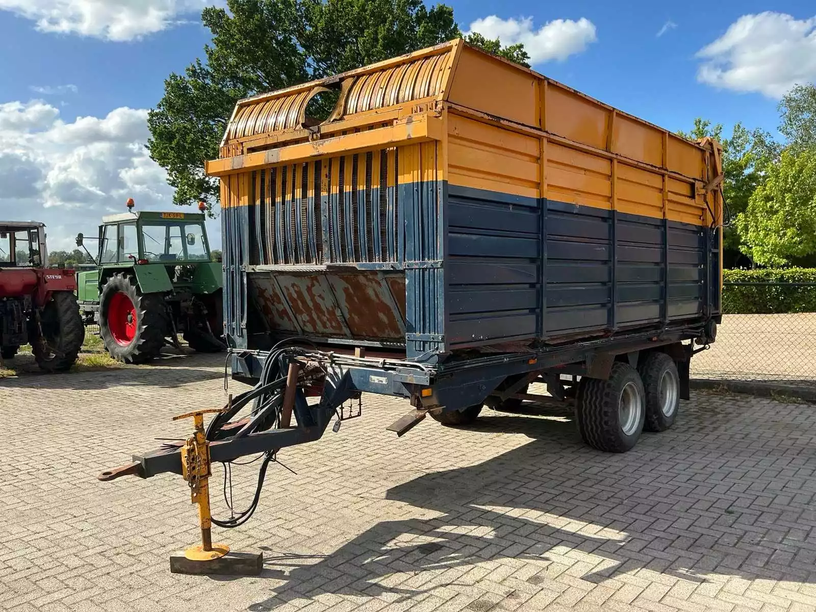 Hydraulische opraapwagen, bouwjaar 1990, kenteken LGV-33-H