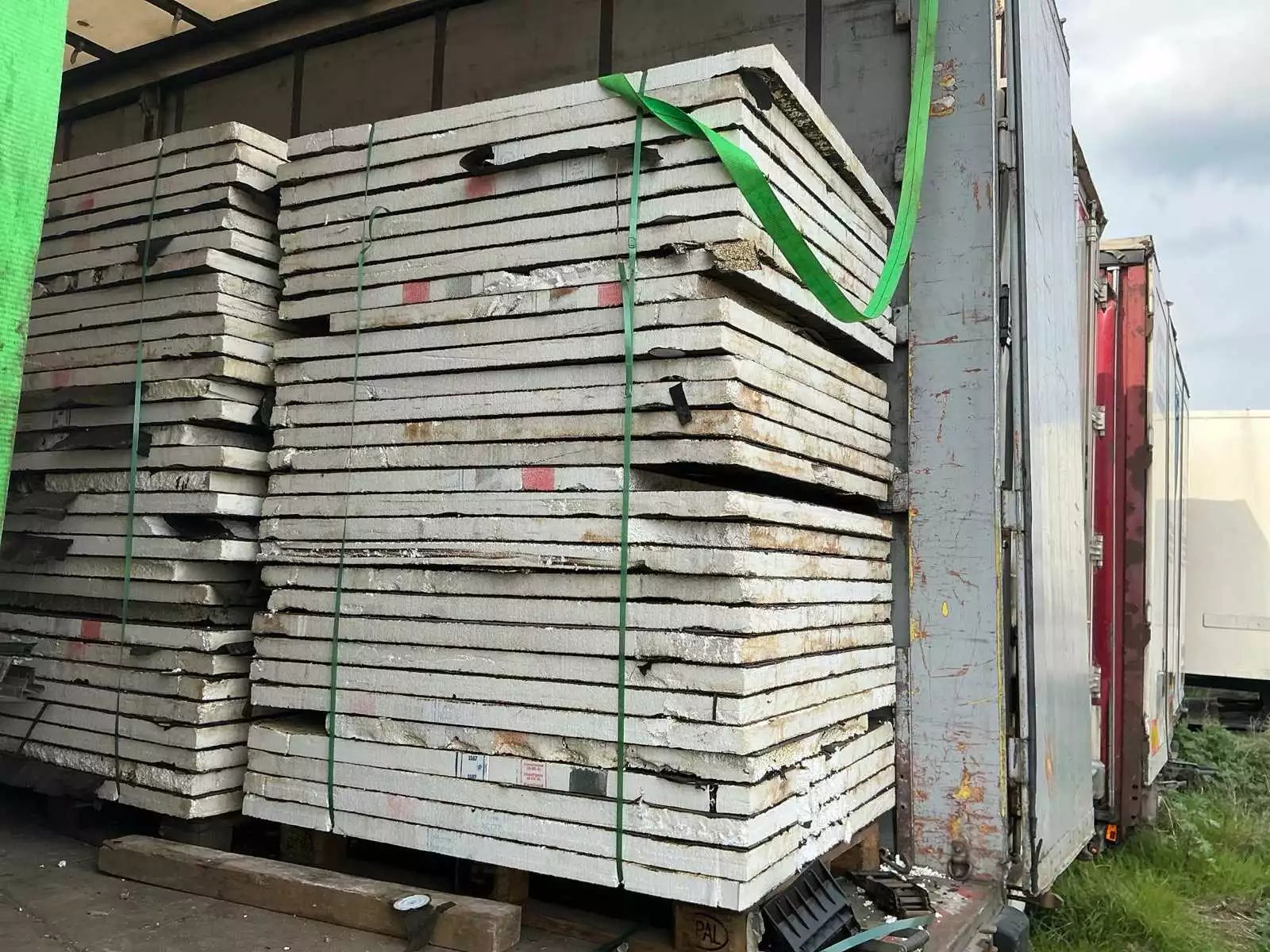 Partij van 30 isolatieplaten voor bouw- en renovatieprojecten