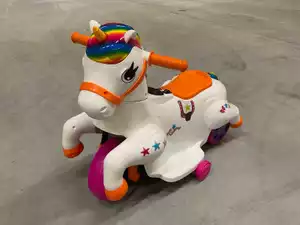 Set van 5 elektrische rijdende pony’s, nieuw in doos