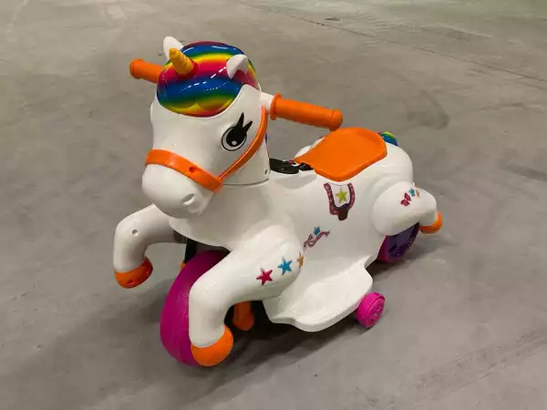 Set van 5 elektrische rijdende pony’s, nieuw in doos