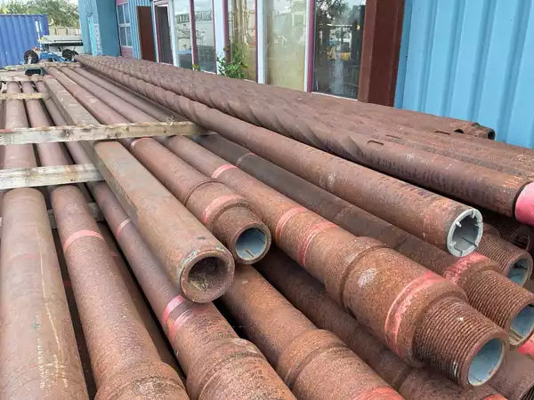 Partij boorbuizen – drillpipe, DC’s en Kelly pipe