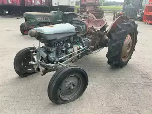 Ferguson TEA-20 oldtimer tractor met aftakas en hefinrichting