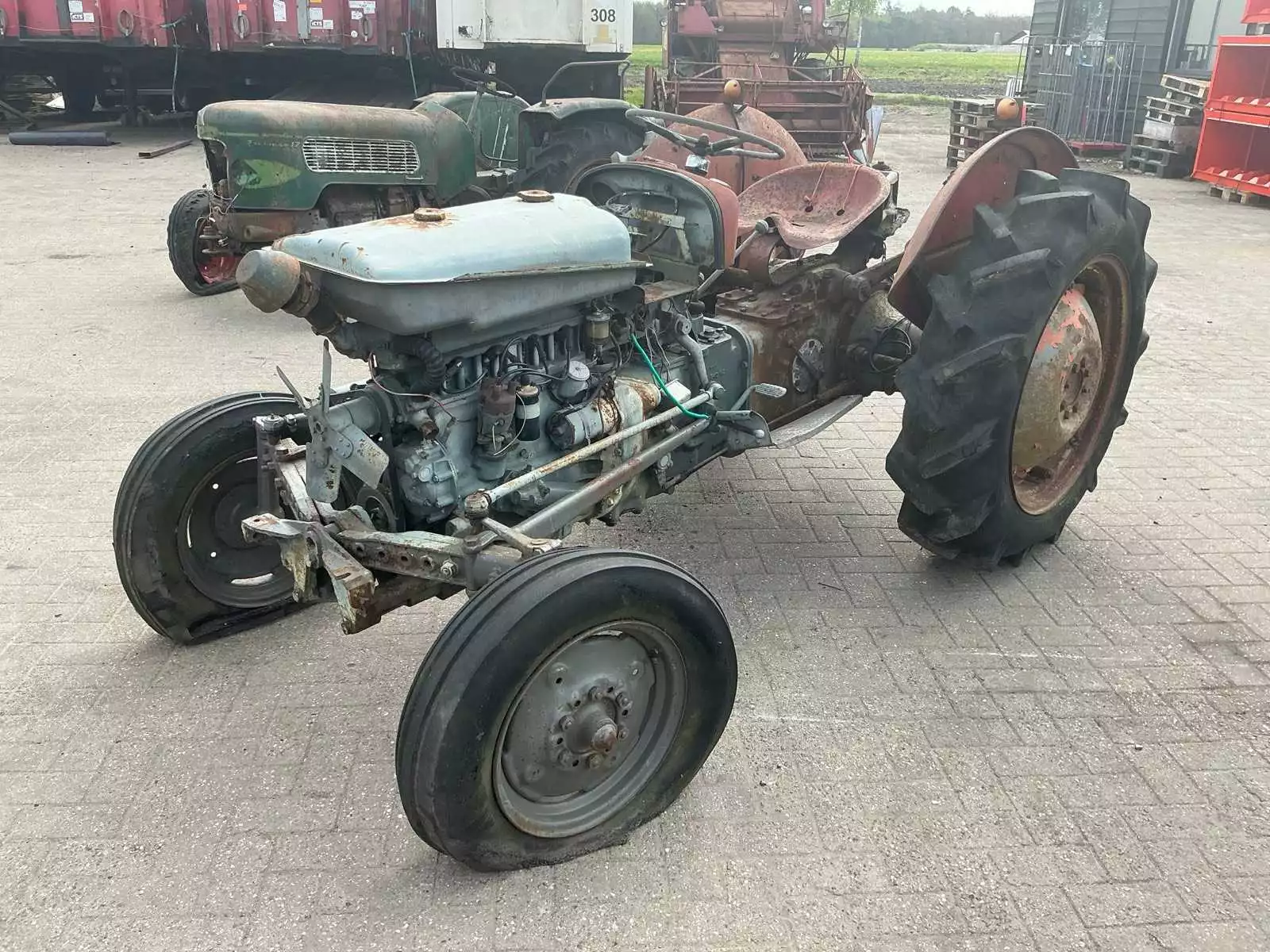Ferguson TEA-20 oldtimer tractor met aftakas en hefinrichting