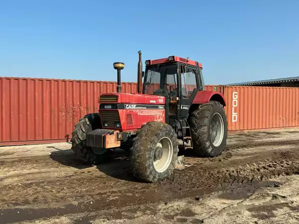 Case International 1455XL 4WD landbouwtractor (1987, 107 kW, cabine)