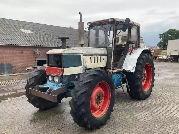 Lamborghini 4WD oldtimer tractor met aftakas en hefinrichting