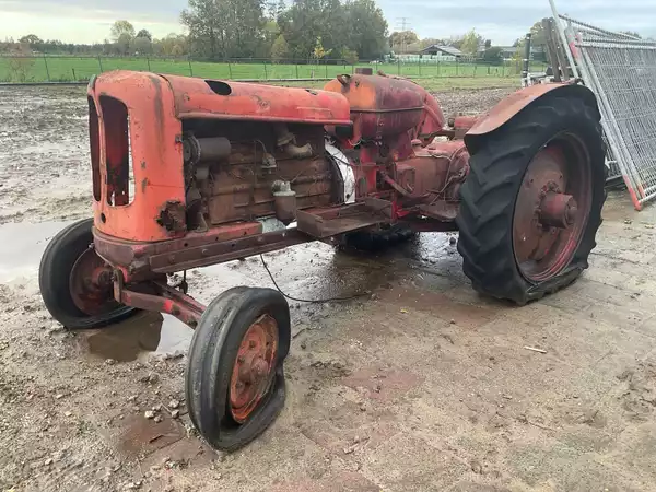 Nuffield 4DM/6DM 6-cilinder oldtimer tractor (1966)