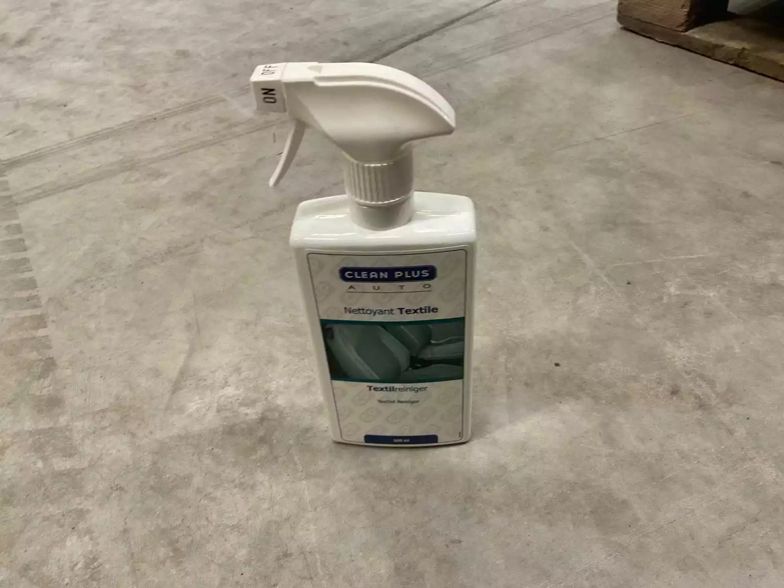Clean plus Nettoyant textiele – partij van 48 stuks