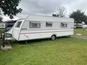 Cabby 700+ Comfort Edition Noorse Caravan met accupakket – 4 slaapplaatsen, mover en complete uitrusting (2007)