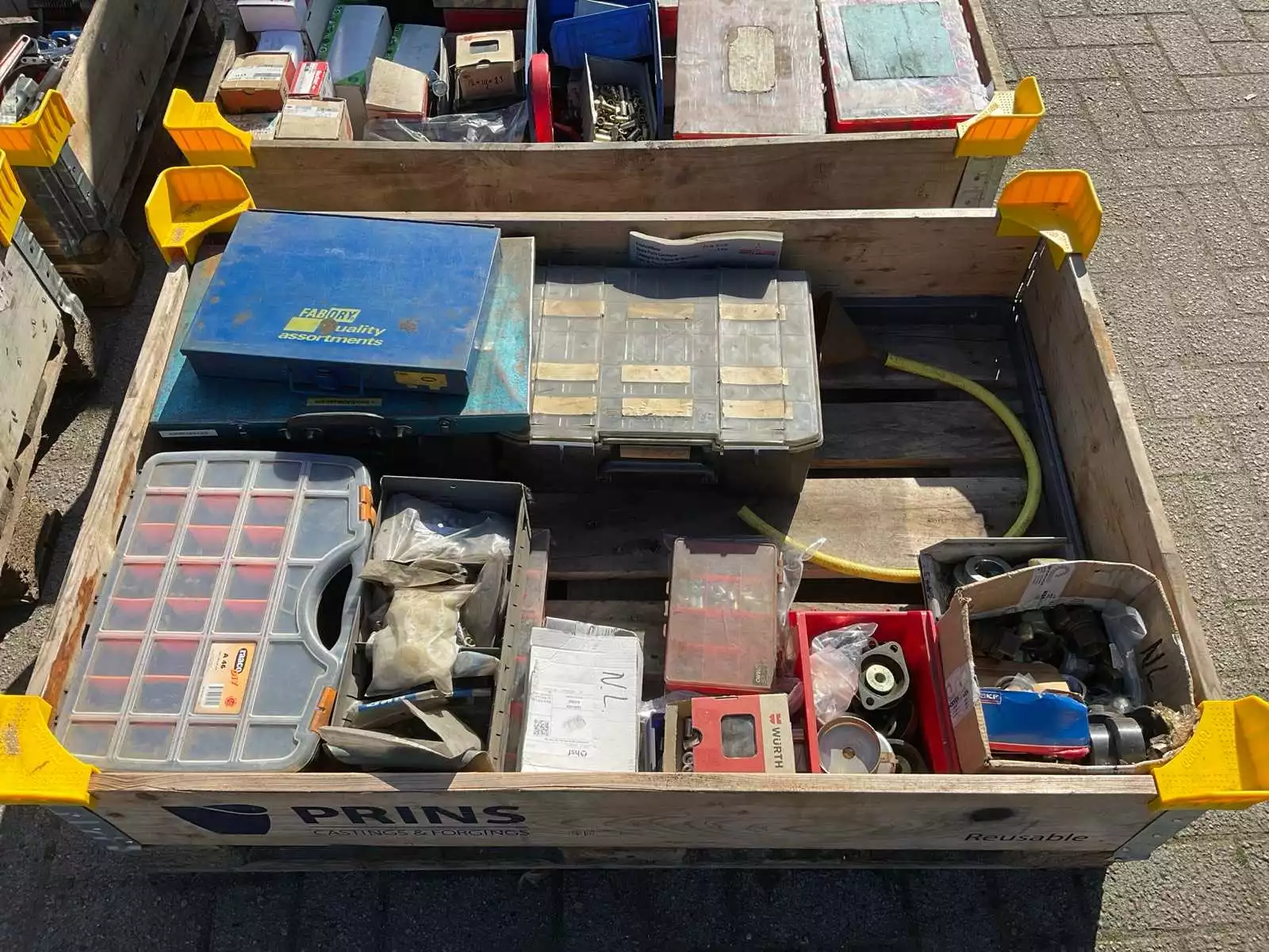 Partij bevestigingsmateriaal met ringen en koppelingen