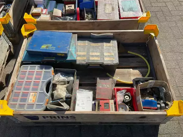 Partij bevestigingsmateriaal met ringen en koppelingen