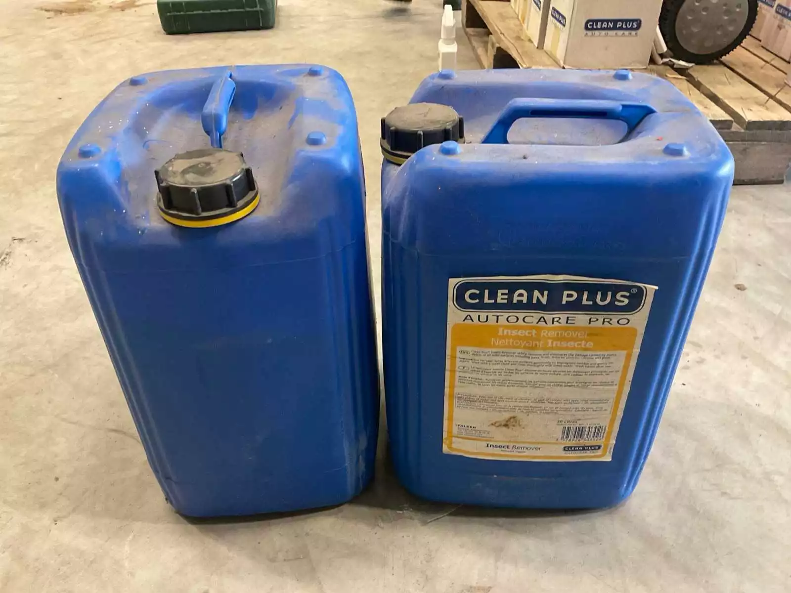 Clean plus Insect Remover 20L – set van 2 cans