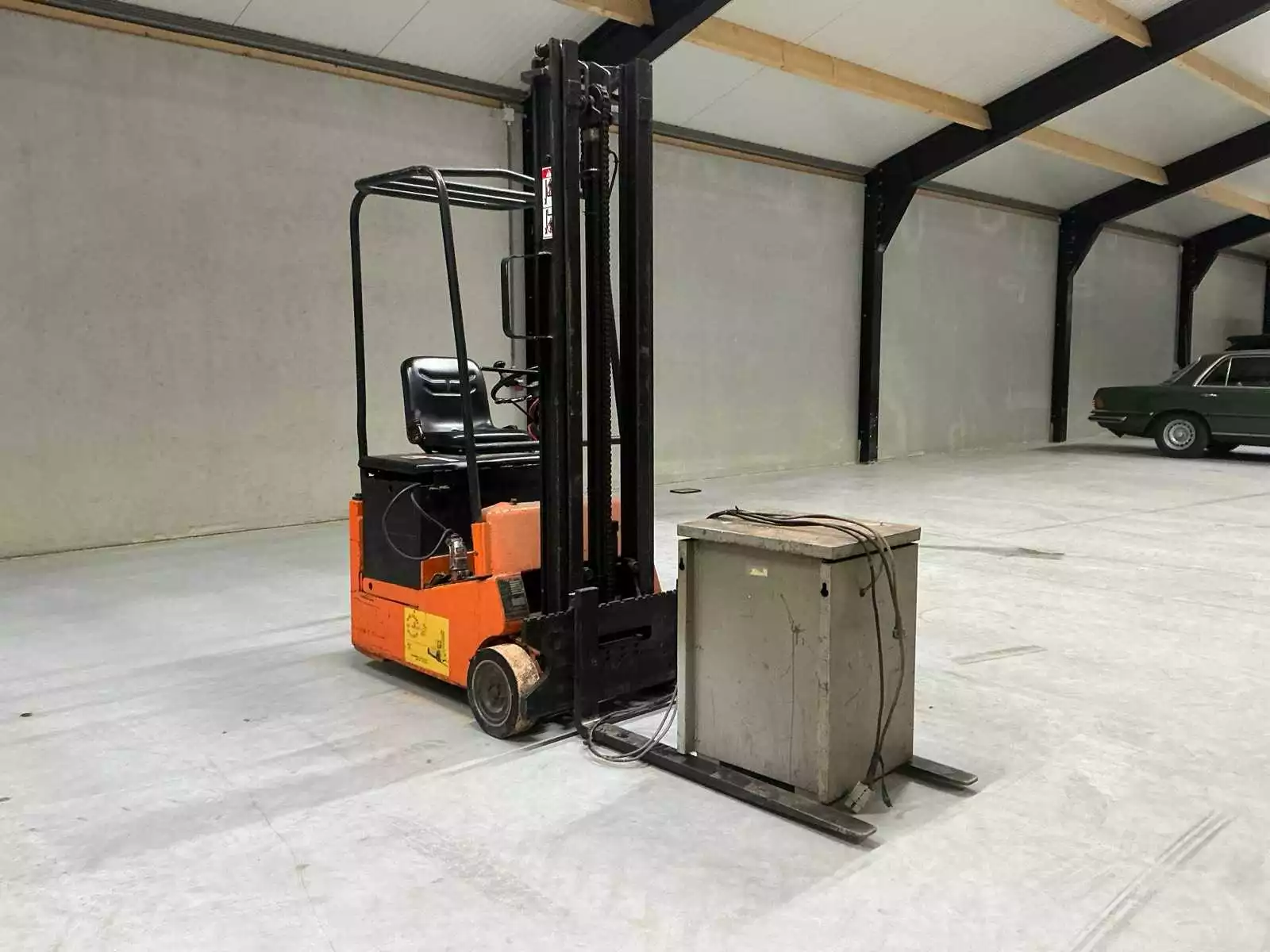 Yale VE 1224 elektrische 3-wiel vorkheftruck, 1000 kg hefvermogen