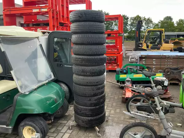 Partij van 11 autobanden