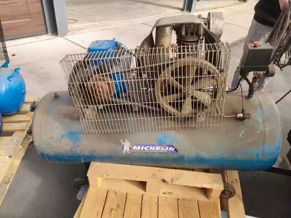 Luchtcompressor met nieuwe elektromotor, 380 V