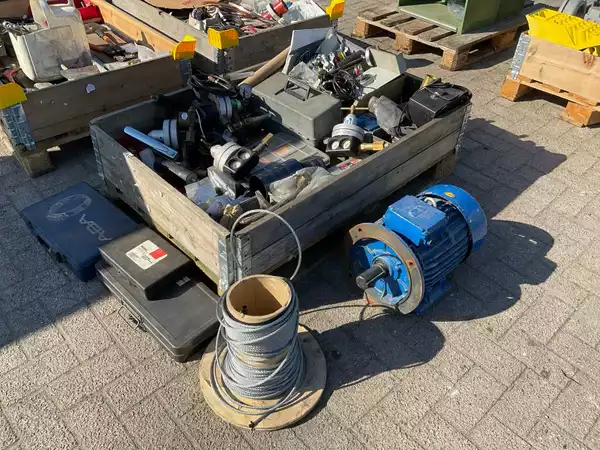 Partij elektrische motor-opzetstukken, snijbrander, bar-meters en luchtkoppelingen
