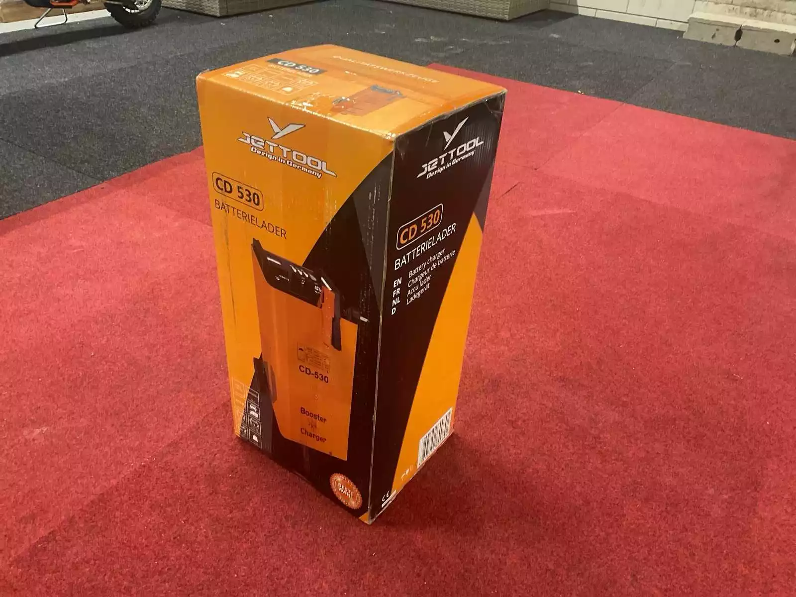 Jettool CD 530 startbooster & acculaatkar 12/24V