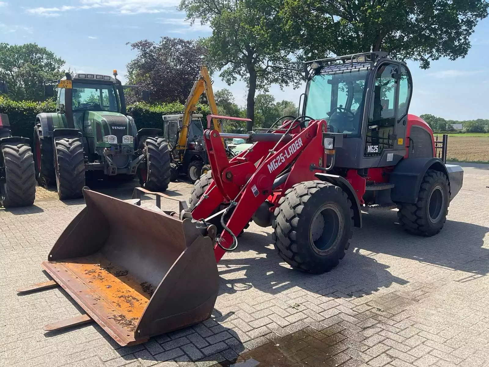 MG Loader 25 wiellader (2019) met gesloten cabine en snelwissel
