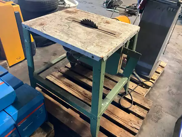 Zaagtafel, vermogen 1,8 W