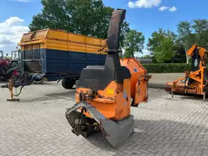 Tünniben & Stocks 4317S houthakselaar (1995) met invoertrechter en aftakasaandrijving