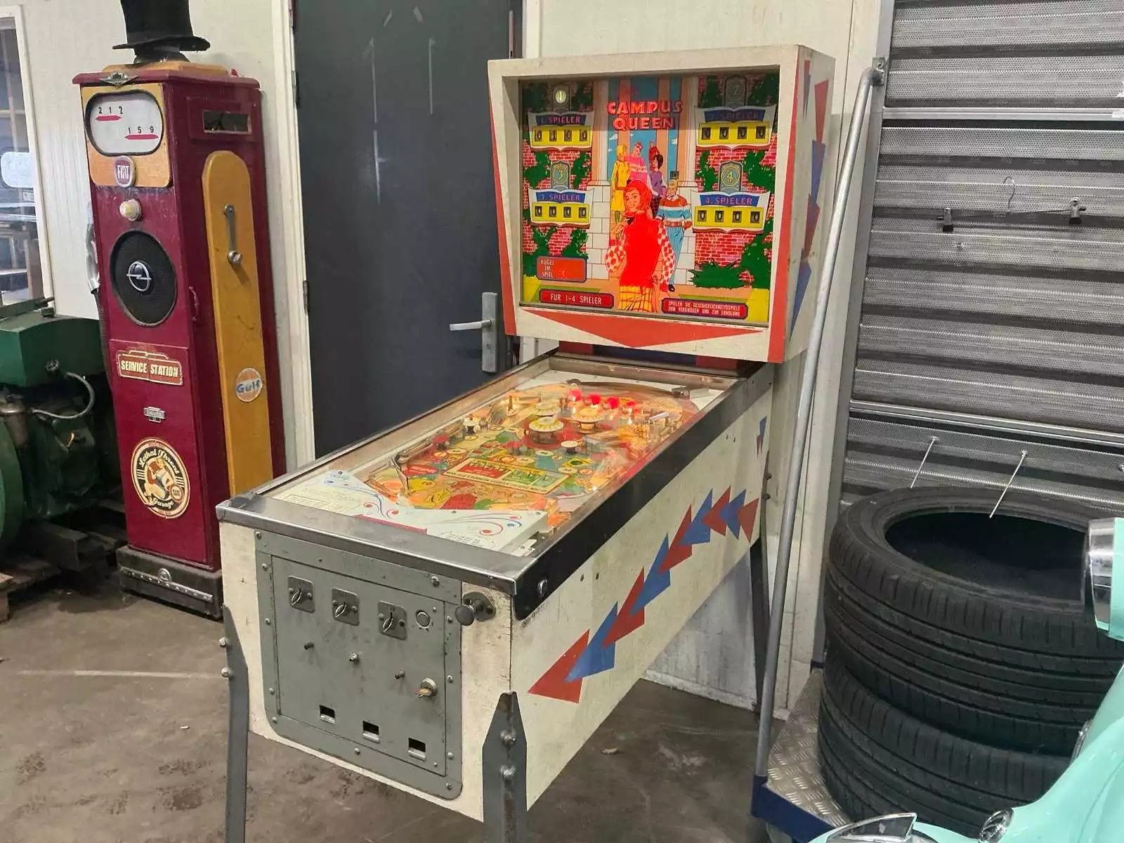 Bally Campus Queen flipperkast met muntinworp (pf & dm)