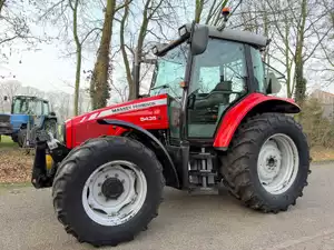 Massey Ferguson 5435 4WD landbouwtractor (2001, 80 pk, fronthef & frontaftakas)