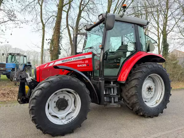 Massey Ferguson 5435 4WD landbouwtractor (2001, 80 pk, fronthef & frontaftakas)