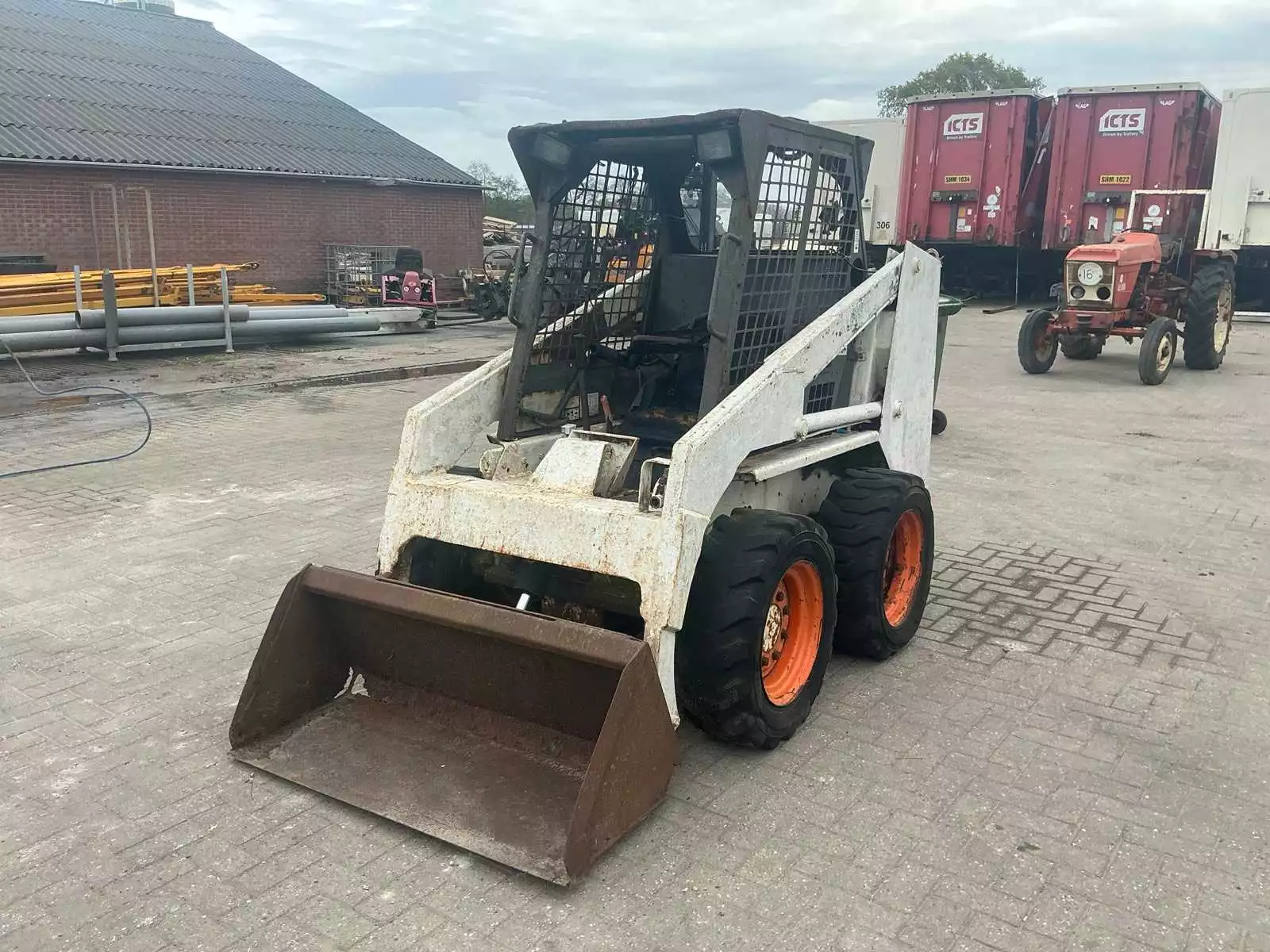 BOBCAT 743 schranklader met serienummer 501942772