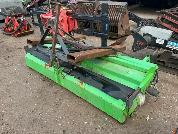 Bemo 2300 agrar hydraulische straatveegmachine (2006)