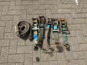 Partij van 6 spanners en spanbanden