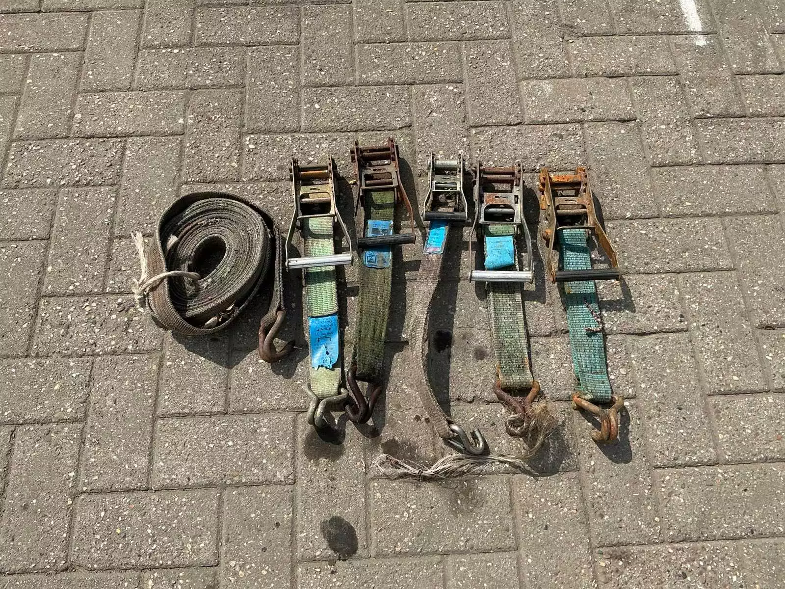 Partij van 6 spanners en spanbanden