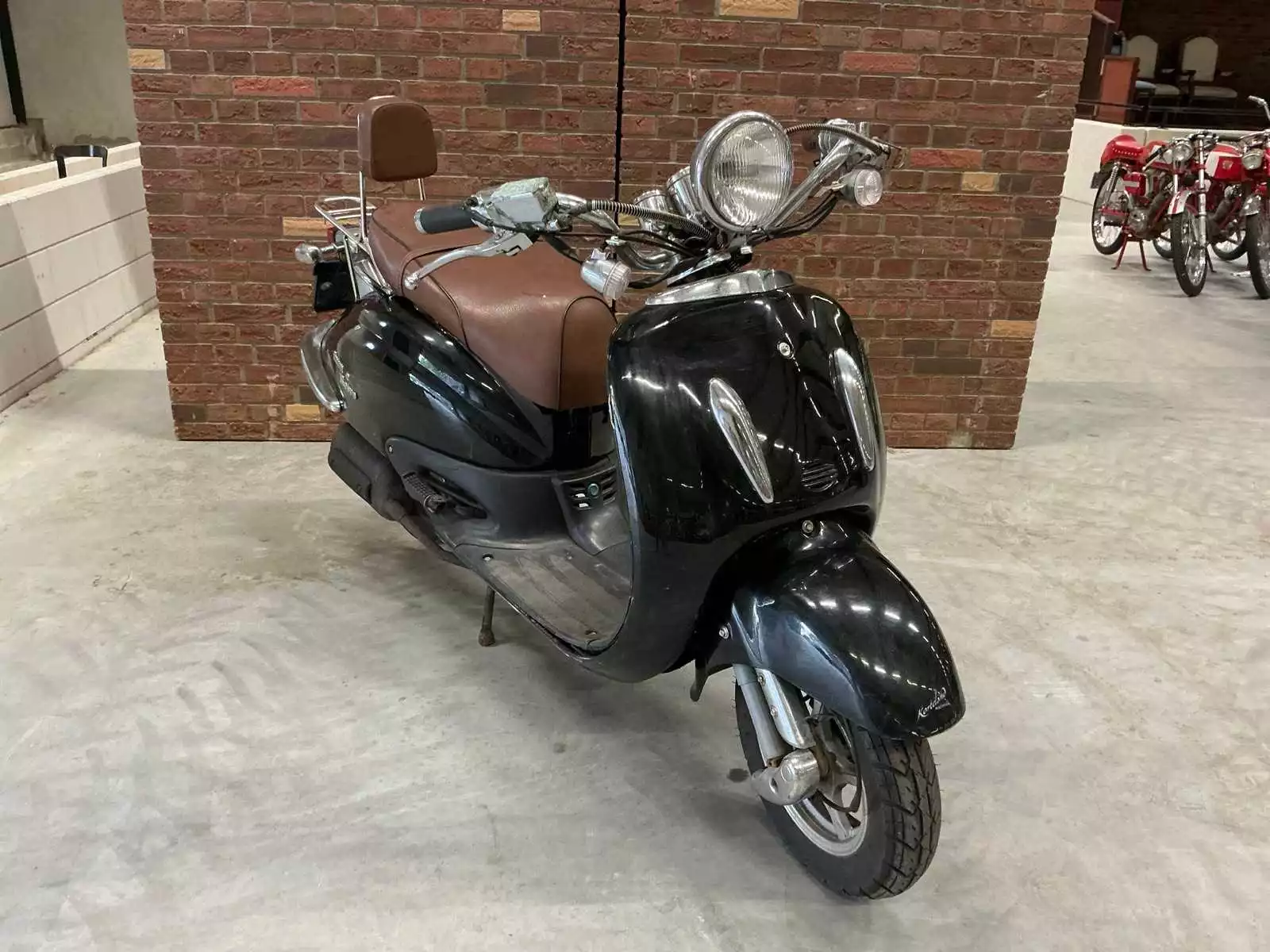 Fosti Grande Retro FT50QTE bromscooter 2012, 45 km/h, 7.767 km