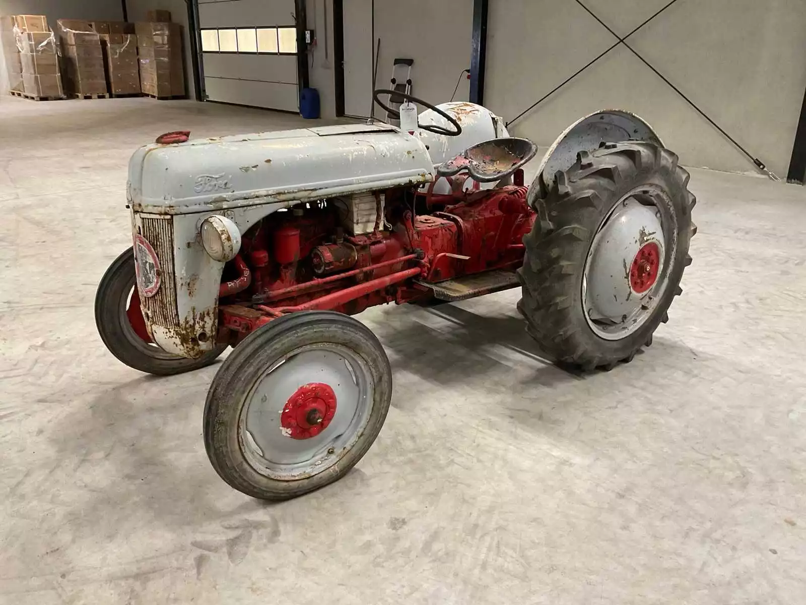 Ford Dearborn oldtimer tractor met aftakas en hefinrichting