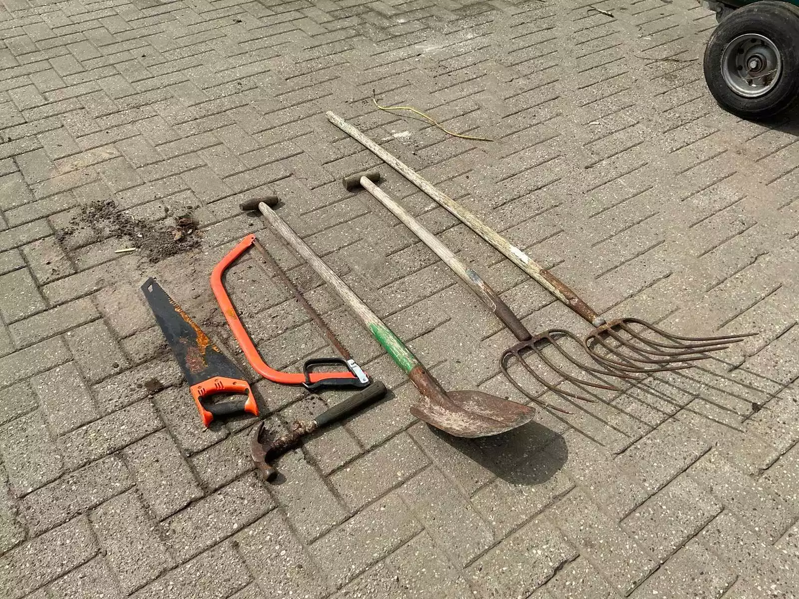 Set handgereedschap (6-delig) met zagen, hamer, bats en hooivorken