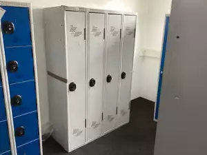Acial grijze lockerkast met 4 deuren, 180x120x50 cm