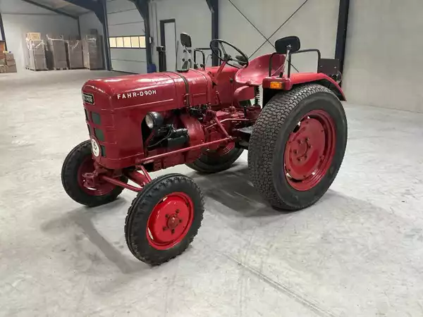 Fahr D90H oldtimer tractor uit 1954 met trekhaak en aftakas