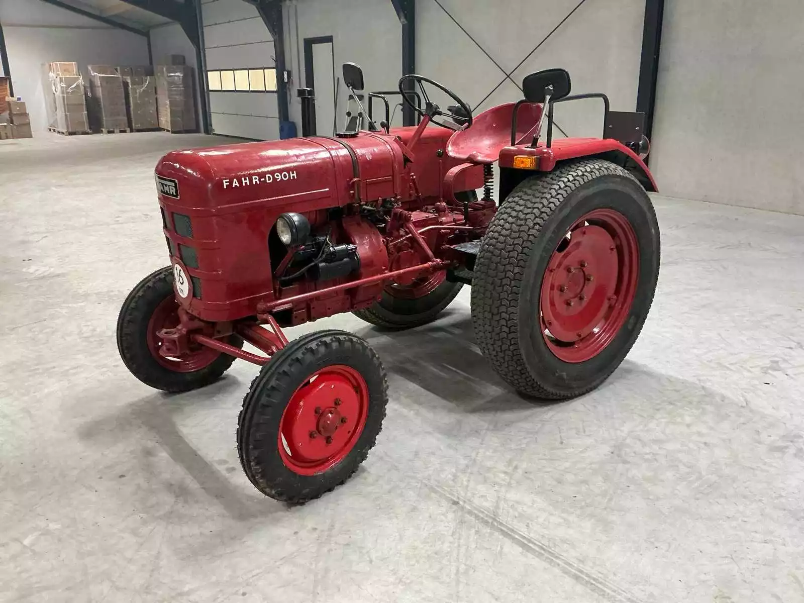 Fahr D90H oldtimer tractor uit 1954 met trekhaak en aftakas