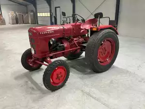 Fahr D90H oldtimer tractor uit 1954 met trekhaak en aftakas