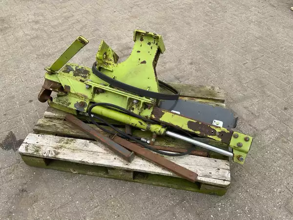 Claas hakselaar met oppikhaak