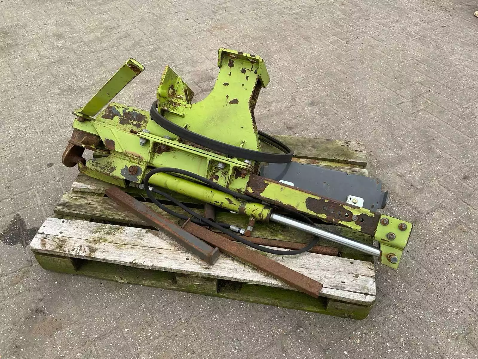 Claas hakselaar met oppikhaak
