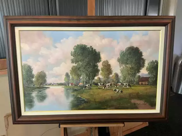 Olieverfschilderij ‘Landschap met grazende koeien aan rivier’ – H. Verlinden, met lijst (80×120 cm)