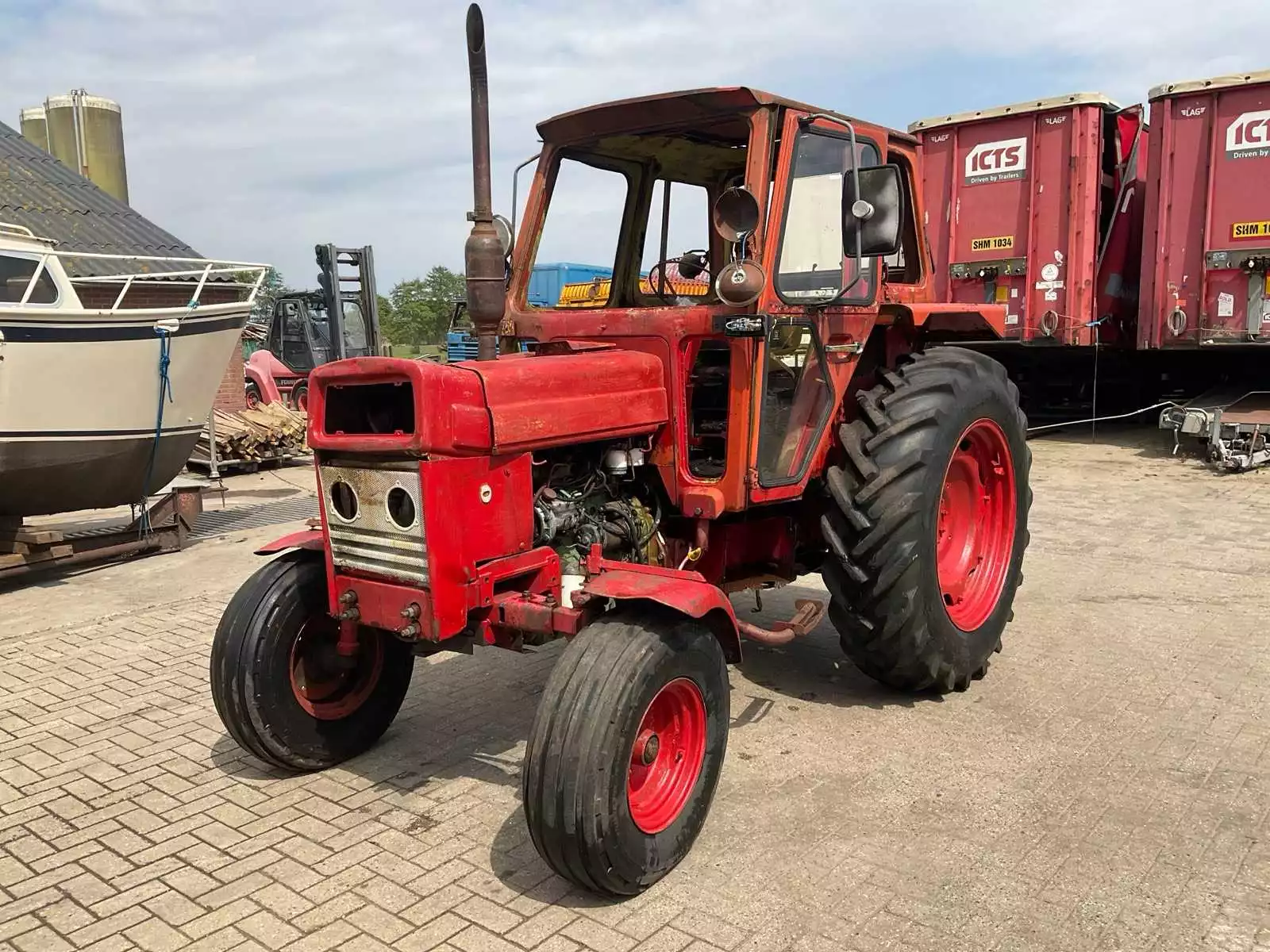 Volvo BM 500 oldtimer tractor met brede achterbanden